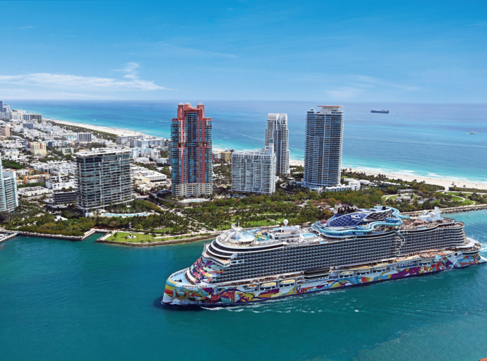 Norwegian Cruise Line bautiza al Norwegian Aqua y revela una nueva era para su isla privada en Las Bahamas