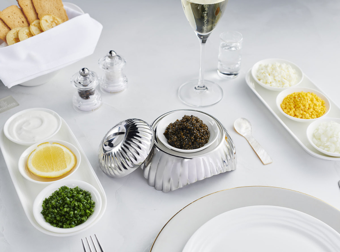Emirates te invita a un viaje de lujo: maridaje de champagne con caviar