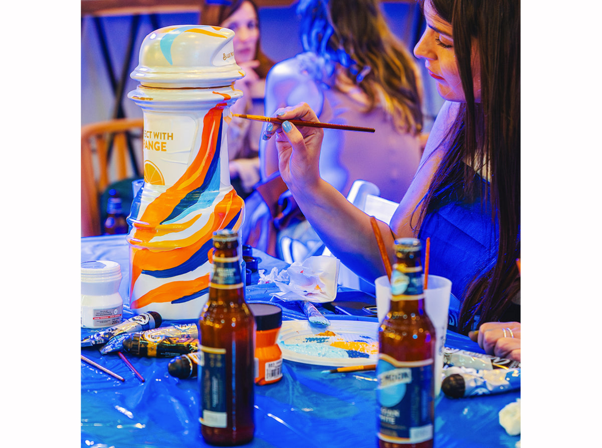 El paso de Blue Moon por BADA 2025: una experiencia que conectó con la creatividad y el arte en vivo.