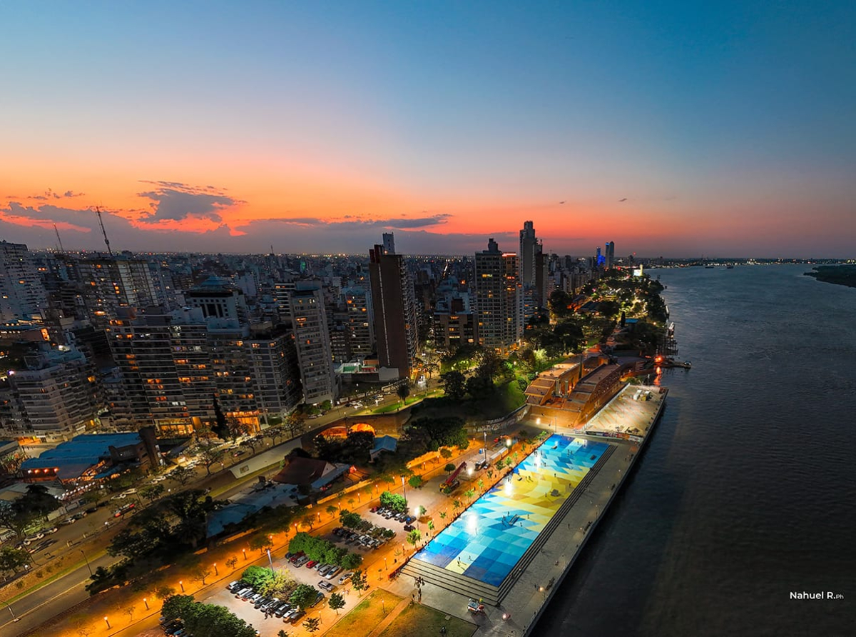 La bandera más grande no flamea, se patina: Rosario estrena una imponente obra de 3.200 m² a cielo abierto.