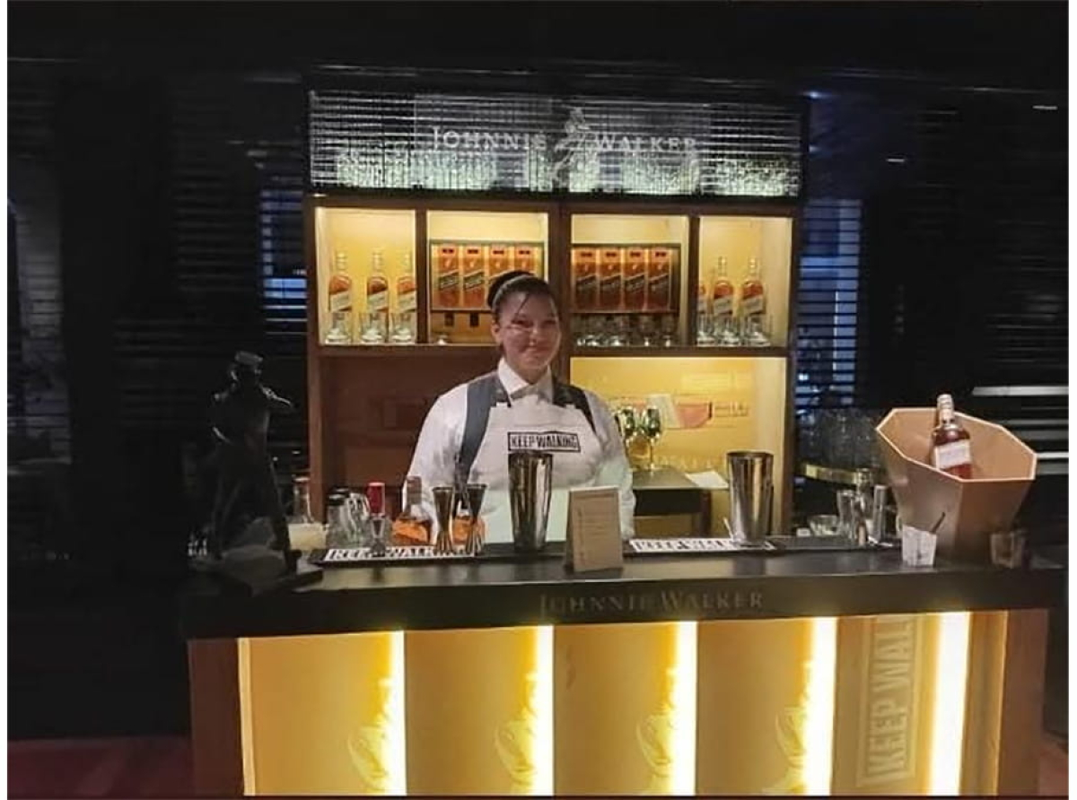 Día del Bartender: la inspiradora historia de Pamela Albornoz y el programa que transforma vidas en la hospitalidad.