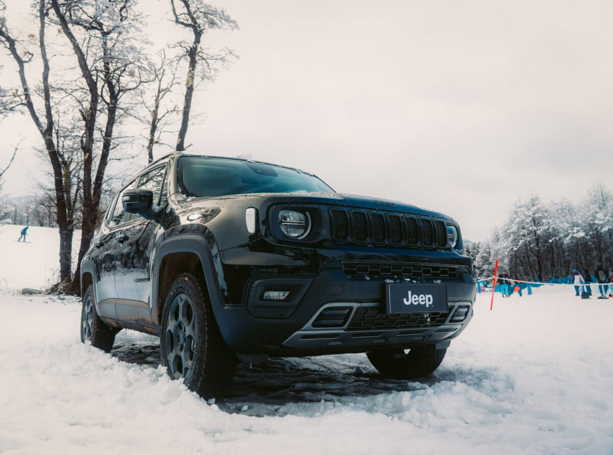 Jeep® presenta su invierno en Lago Hermoso con los nuevos Renegade y Compass.