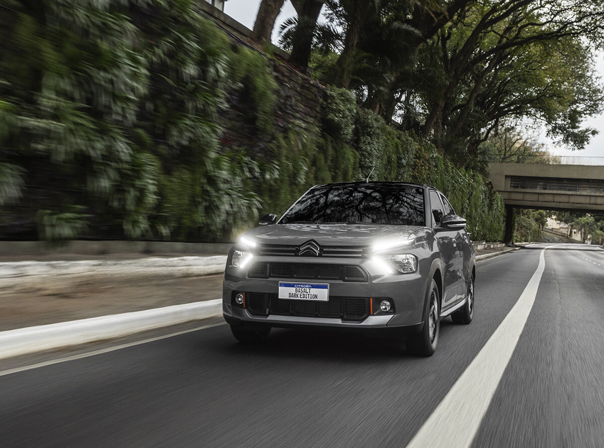 Citroën presenta el nuevo Basalt Dark Edition: un SUV con look urbano, acabado oscurecido y exclusivos toques “André Red” que elevan el estilo y la deportividad.