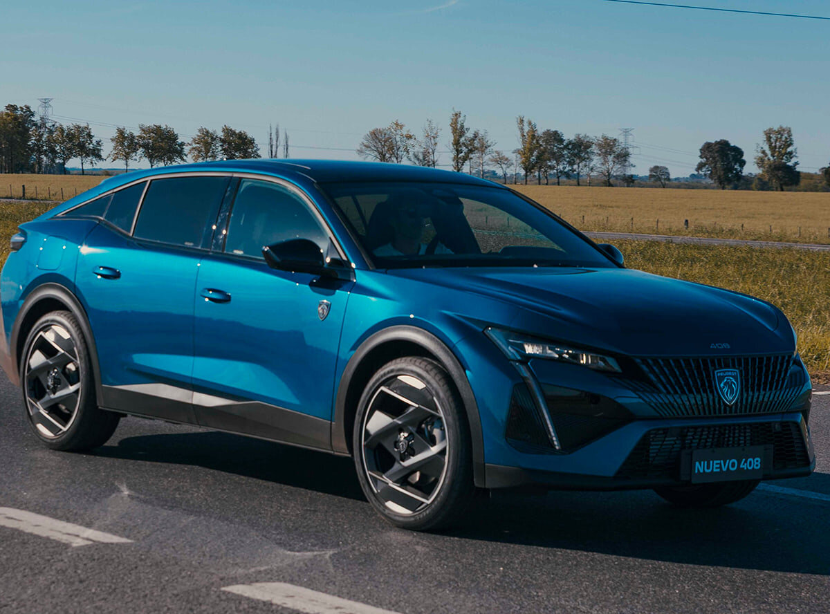 PEUGEOT Argentina lanza el Nuevo PEUGEOT 408 GT: una fusión audaz de sedán, SUV y coupé fastback para una experiencia de alta gama.
