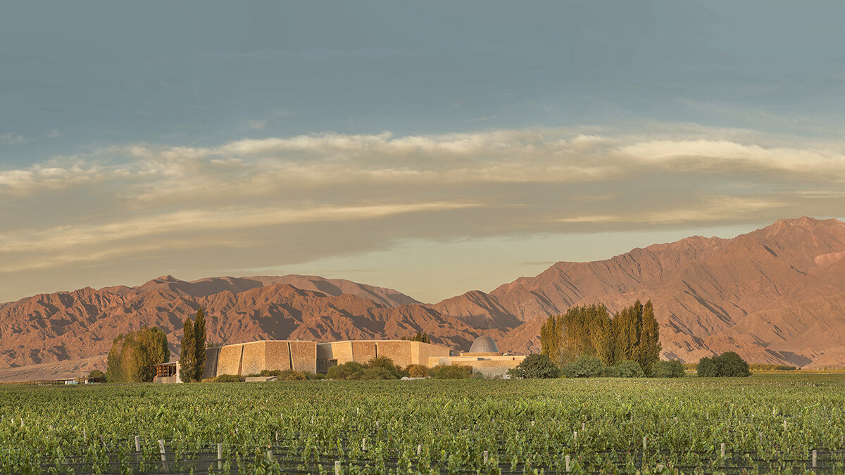 Zuccardi Valle de Uco celebra 10 años: la bodega multipremiada que nació desde el viñedo.