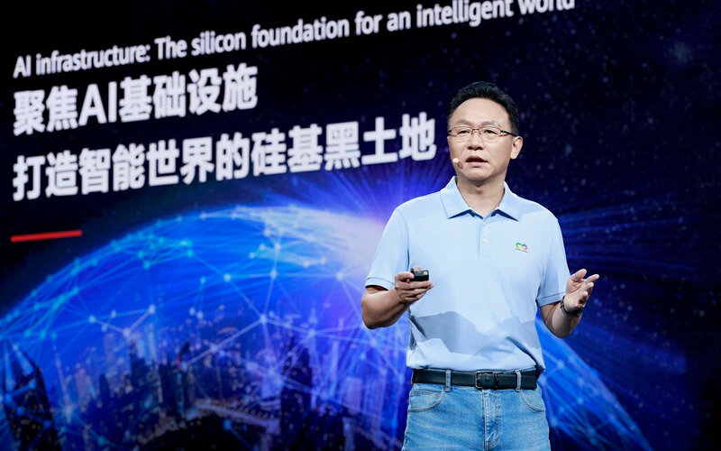 Huawei promete un chip de IA por año hasta 2029 y apuesta a modelos diez veces más grandes