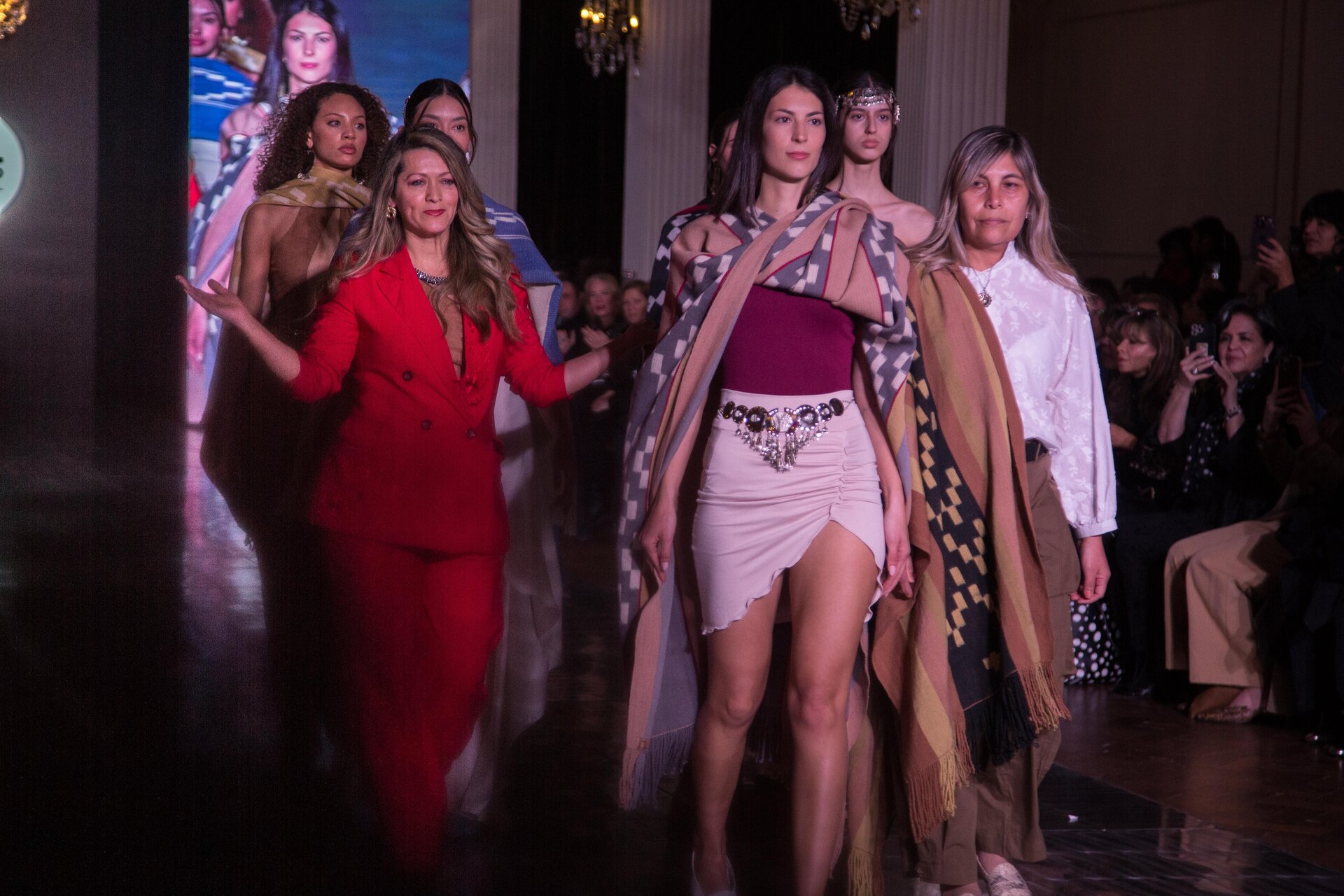 Artesanía y vanguardia: el telar pampeano en el Fashion Week