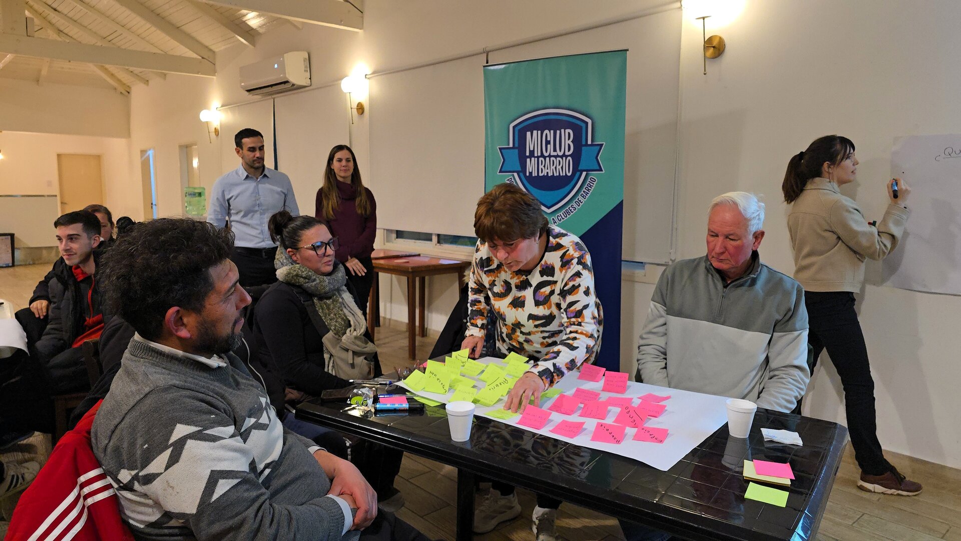 Clubes de barrio: Torneos y el PNUD suman formación para quienes los sostienen