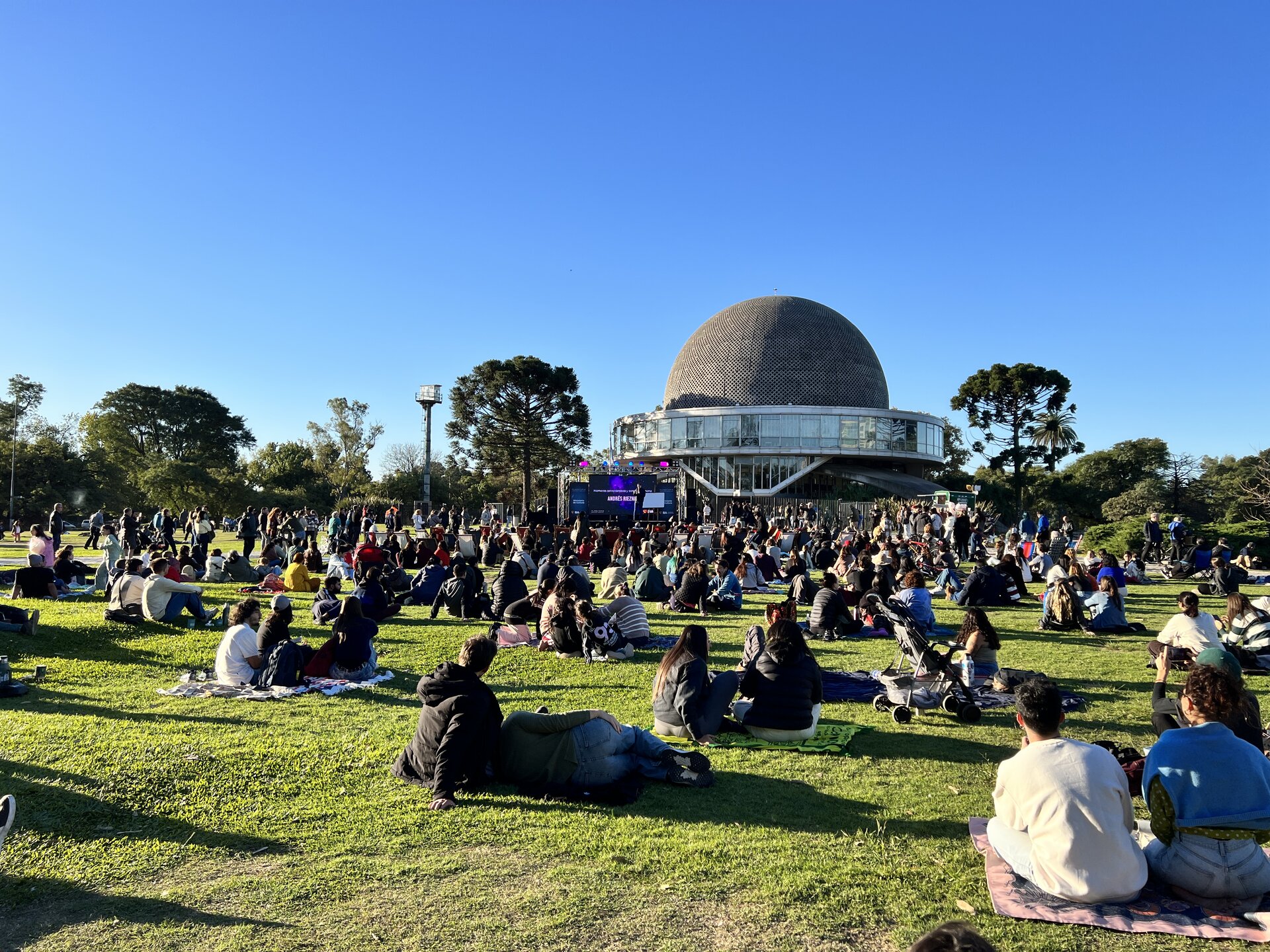 Primavera Planetaria: vinilos, astronomía y una agenda porteña para el 21 de septiembre