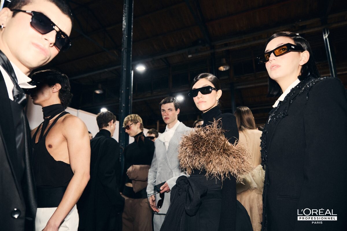 Liso espejo: la tendencia capilar que se impone desde la pasarela de BAFWEEK