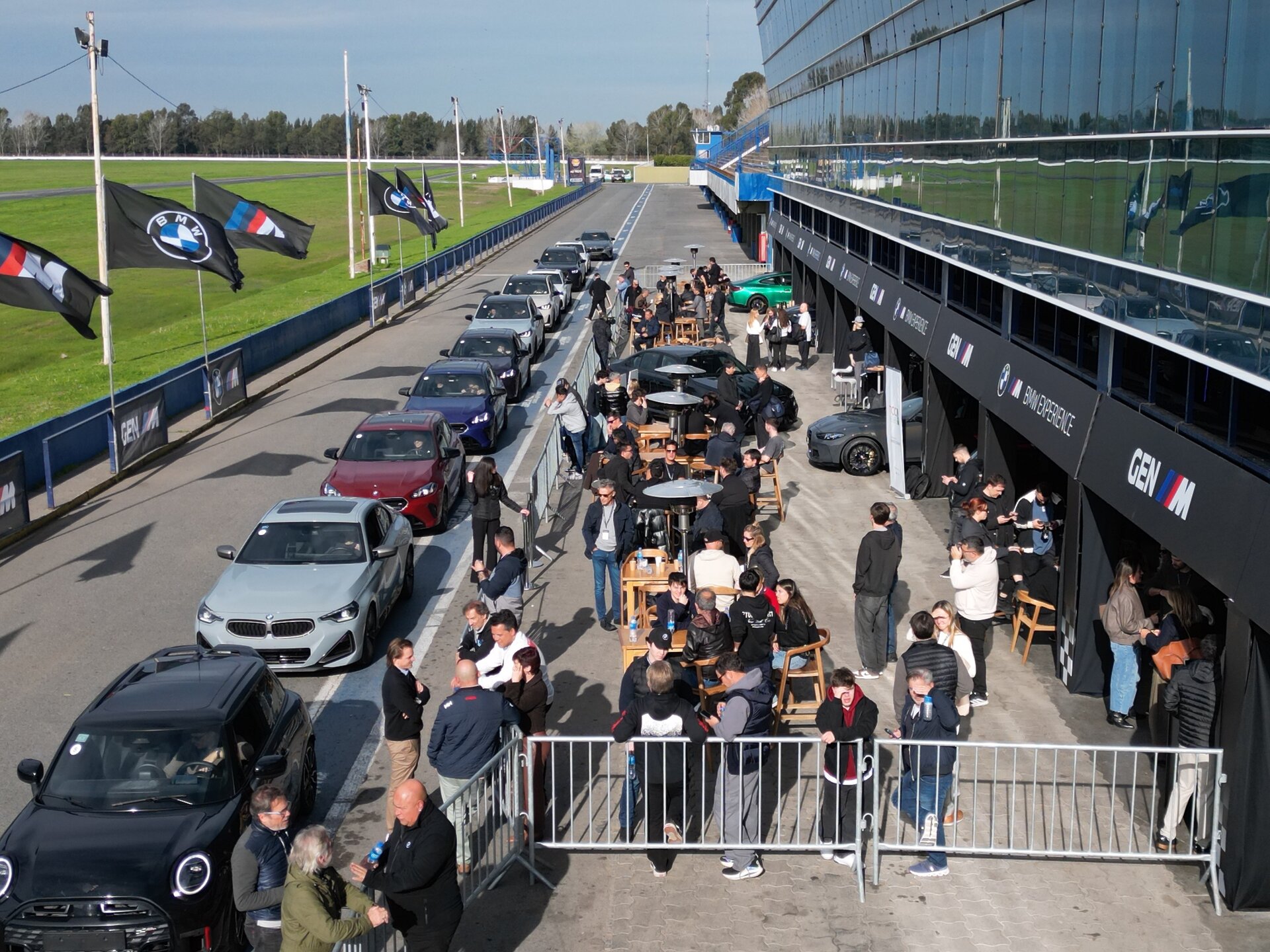 BMW M: adrenalina y cinco lanzamientos en el Autódromo de La Plata