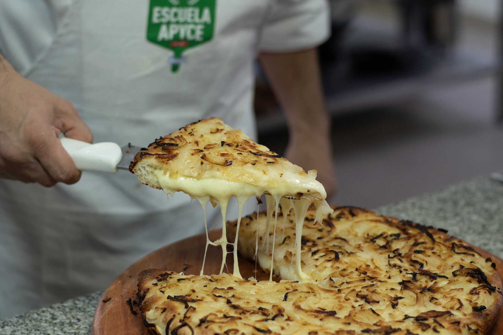 La Noche de la Pizza y la Empanada vuelve con descuentos y una degustación solidaria
