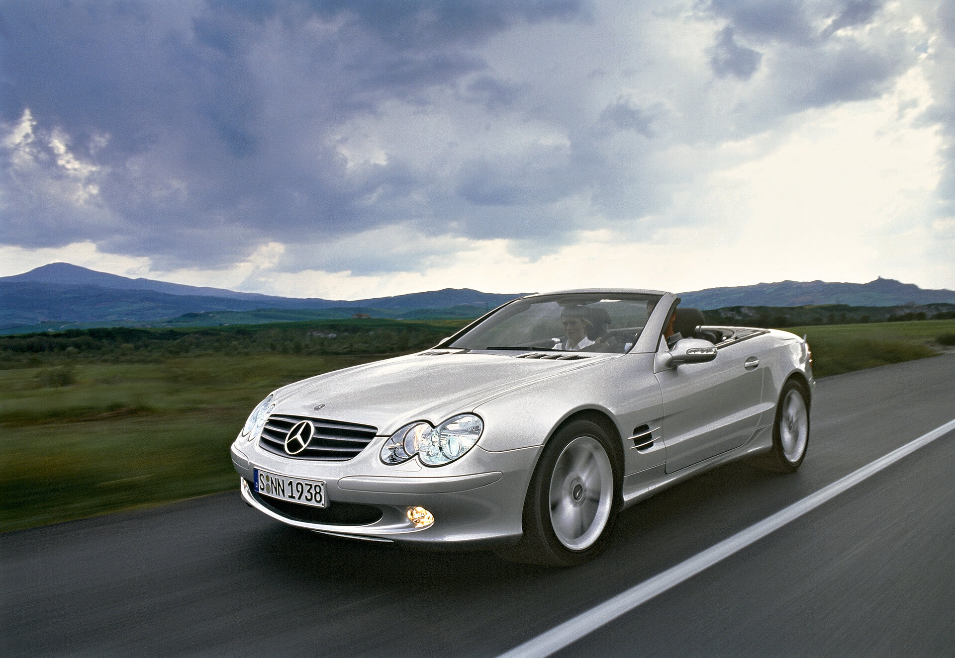 Mercedes-Benz SL R 230: el roadster que redefinió una era cumple 25 años